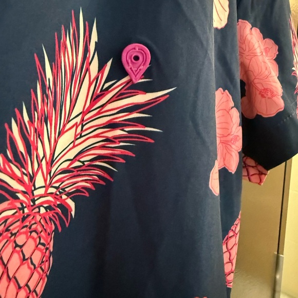 Sunset X Vine S Men's EUC/MINT condition Navy Shirt with Pink Pineapple Print - Picture 7 of 13